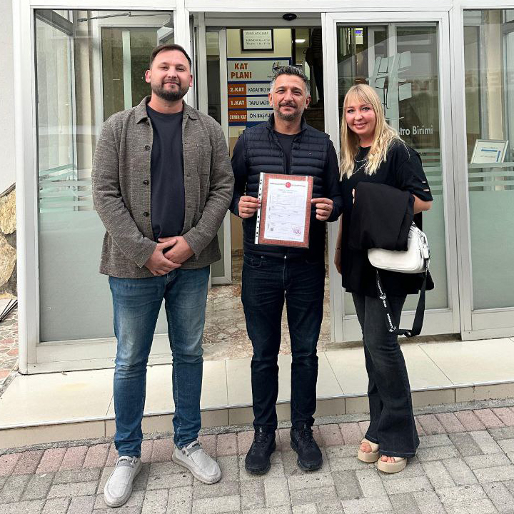 We had a great experience working with the team — they handled everything from start to finish with real care and professionalism. The process was clear, well-organized, and stress-free, which made a big difference for us. They were always available to answer questions, explain details, and guide us through each step. Thanks to their experience and honest approach, we felt confident in our decisions and are very happy with the result.